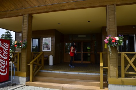 推門進去便是check-in counter