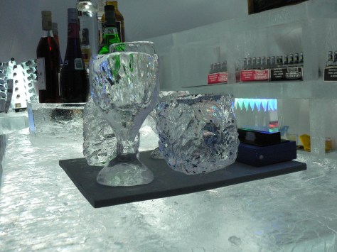 真冰造的洒杯